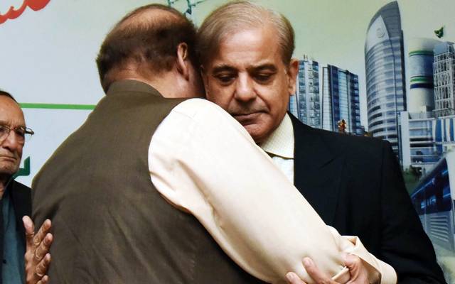 نواز شریف اپنے بھائی شہباز شریف سے بات کرکے آبدیدہ