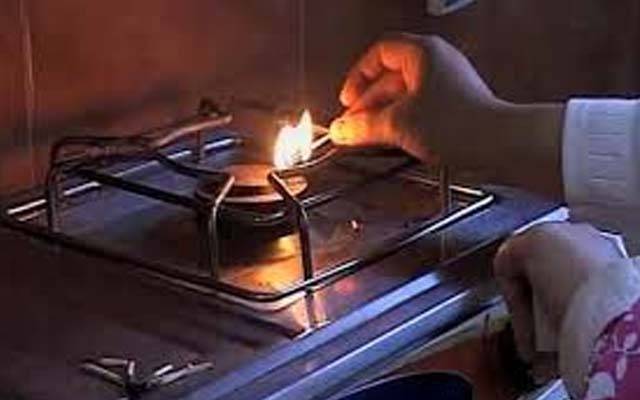 لاہوریے بدترین سوئی گیس لوڈشیڈنگ کے باعث سراپااحتجاج 