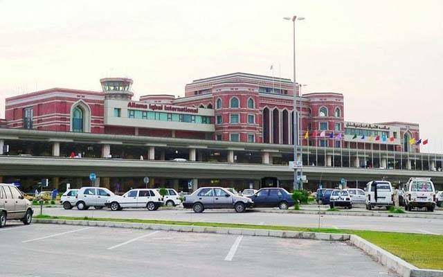 لاہور ایئر پورٹ : جوتوں کے تلوؤں میں چھپائی گئی منشیات برآمد