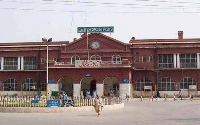 کورونا کا مسیحائوں پر وار