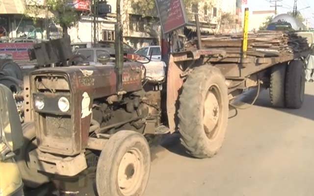  ٹریکٹرٹرالی نے خاتون کو کچل ڈالا 