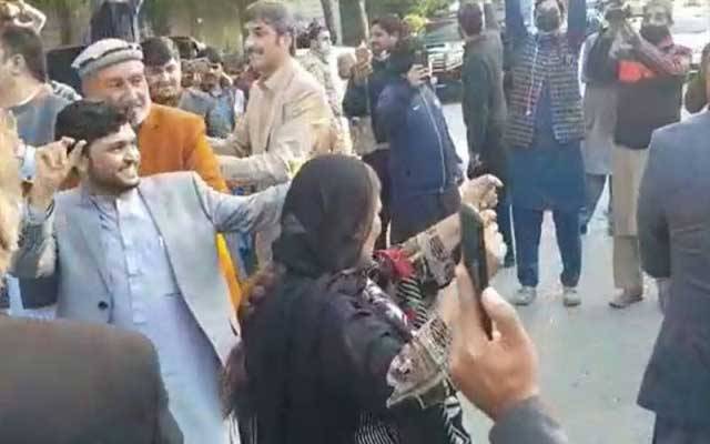 فنڈز نہ ملنے پر اپوزیشن ارکان کارقص کرکے احتجاج، ویڈیو وائرل