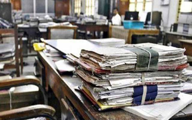 دیر سے آنے والے افسروں کی شامت آگئی
