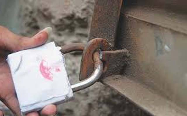ضلعی انتظامیہ کی بڑی کارروائی، دکانیں سیل