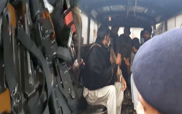 سیشن کورٹ کے باہر سے 7 مسلح افراد گرفتار