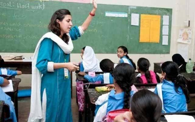 سکولوں میں 50 فیصد اساتذہ کی حاضری کی پالیسی ختم