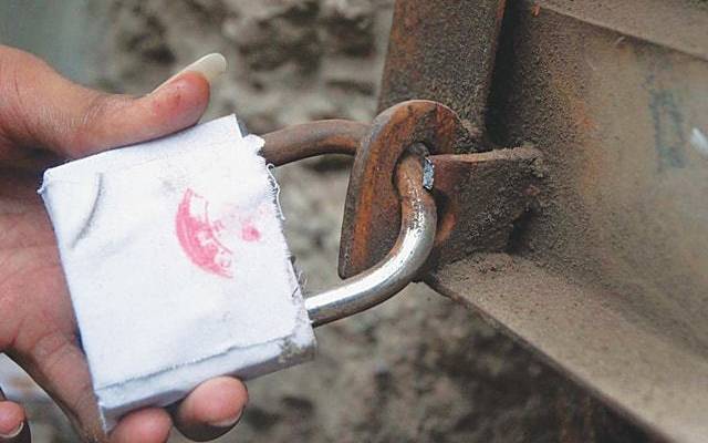 ضلعی انتظامیہ سرگرم، دکانیں اور ریسٹورنٹس سیل 