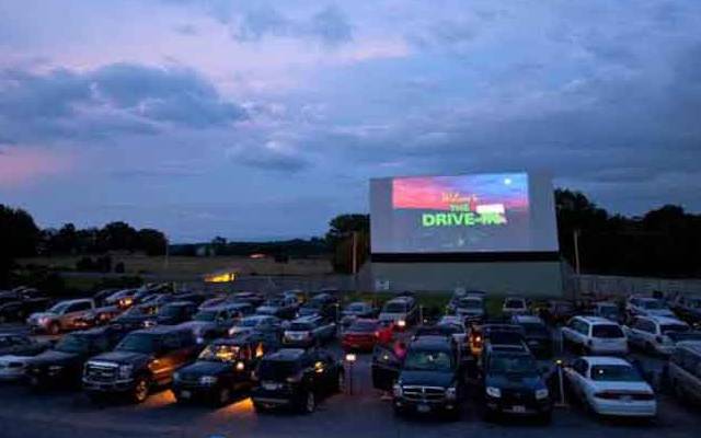 اسلام آباد کا ڈرائیو اِن سنیما، کورونا بحران میں تفریح کا ذریعہ بن گیا