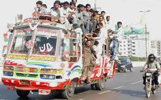 شہر میں موجود پبلک ٹرانسپورٹ سہولت کم خطرہ زیادہ