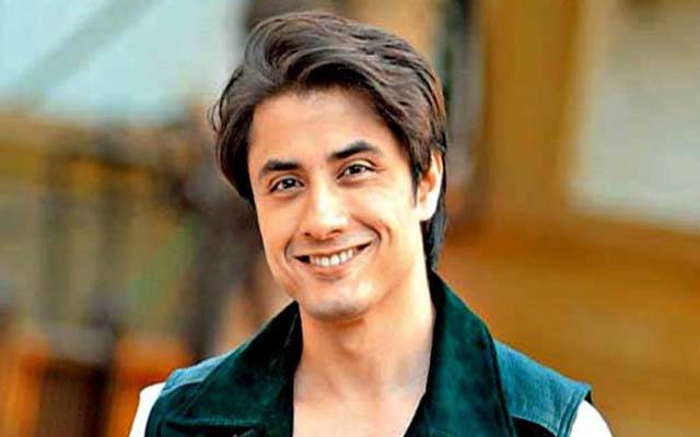فٹ اور سمارٹ رہنے کا ڈرنک؟ علی ظفر نے نسخہ شیئر کردیا 