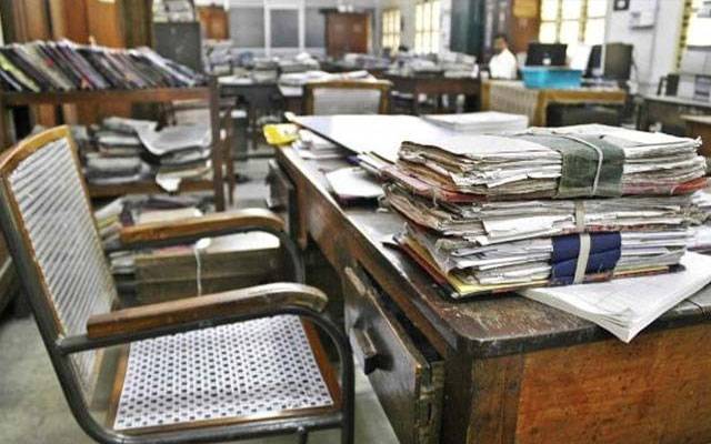 سرکاری افسر نے میرٹ کی دھجیاں بکھیر دیں