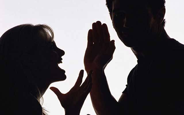 ماں باپ کی لڑائی نے بچوں کو جدا کردیا