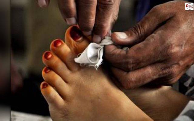 آشنا کی دکان کے سامنے جواں سالہ لڑکی نے خود کو گولی مار لی