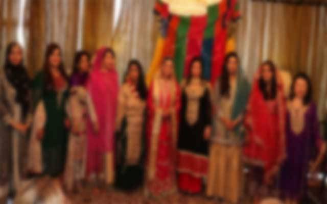  ایک ہی خاندان کے دس نوجوانوں کی بیک وقت شادی 
