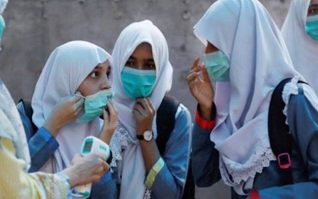 کورونا کے بڑھتے کیسز، سکولوں پر بڑی پابندی لگ گئی