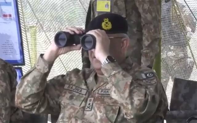 آرمی چیف کا لاہور کور کے فیلڈ ایریا کا دورہ
