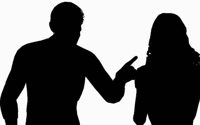   محکمہ تعلیم کے اعلی افسر کوخاتون ٹیچر سے بدتمیزی مہنگی پڑ گئی