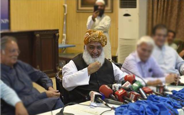 'پی ڈی ایم توڑنے کی سازشیں ہورہی ہیں لیکن ہم بچے نہیں'