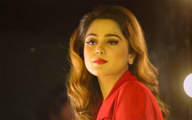 گلوکارہ آئمہ بیگ نے منگنی کرلی، تصویر وائرل