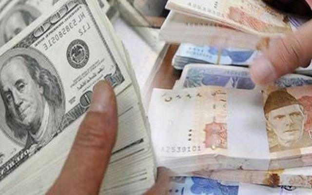 روپے کی ڈالر پر چڑھائی