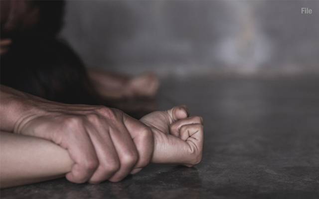 بھارت میں خاتون کے ساتھ 3 افراد کی زیادتی