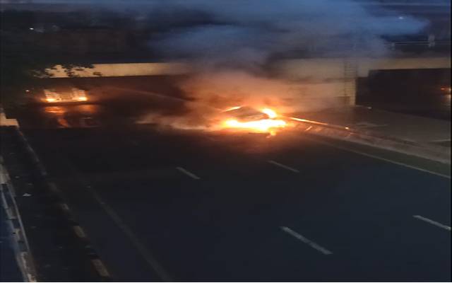  کلمہ چوک انڈر پاس پر خوفناک حادثہ، 3نوجوان جاں بحق ، ایک زخمی 