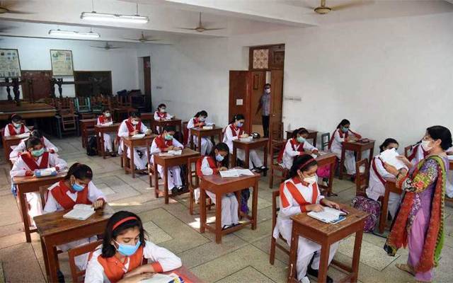 شوبز ستارے طلبہ کی آواز بن گئے