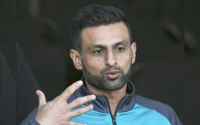 شعیب ملک نے مصباح الحق کو کوچنگ سے ہٹانے کا مطالبہ کردیا