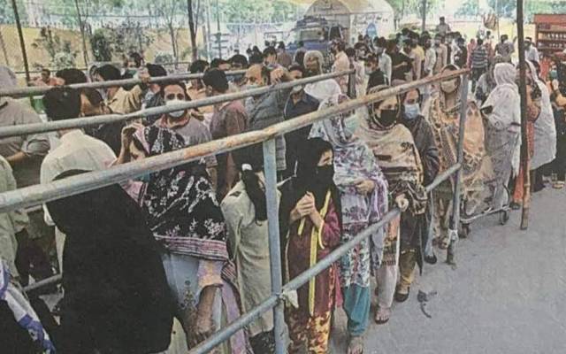شہریوں کی کثیر تعداد رمضان بازاروں میں اُمڈ آئی