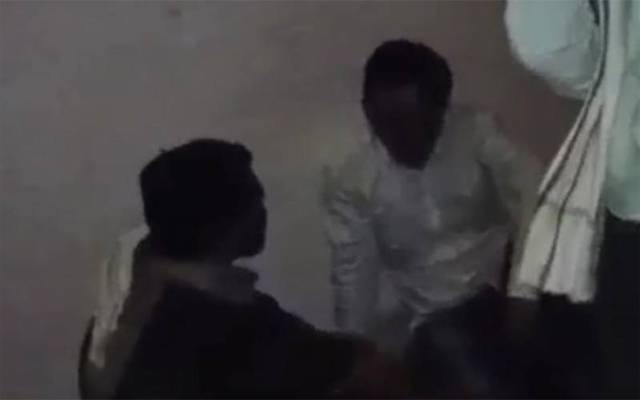  4 بار لڑکی دیکھنے کے بعدمنگنی، پھر شادی سے انکار پر لڑکے کی چھتر ول، ویڈیو وائرل