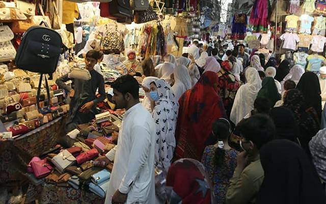 کورونا مزید بڑھنے کاخطرہ؛لاہورمیں دکانیں کھل گئیں؛تاجر خوشی سے نہال