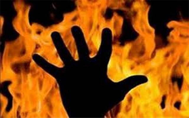 سمن آباد میں افسوسناک واقعہ؛ گھریلو ناچاقی پر شہری نےخودسوزی کر لی