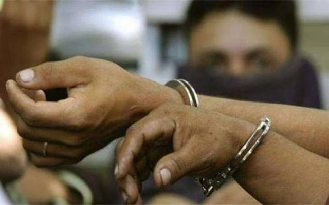 بینک سے پیسے نکلوانے والے شہریوں کو لوٹنے والا گینگ گرفتار