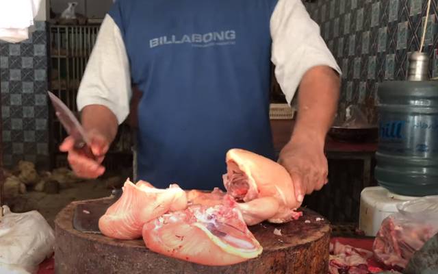 برائلرگوشت کی سرکاری قیمت تین سو تیرہ روپے مقرر