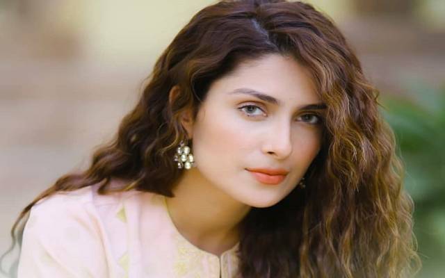 Ayeza khan