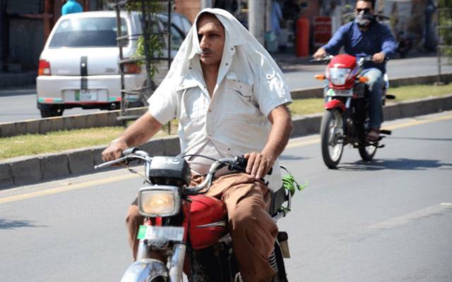 ماہرین نے ہیٹ سٹروک سے بچنے کاآسان حل بتادیا
