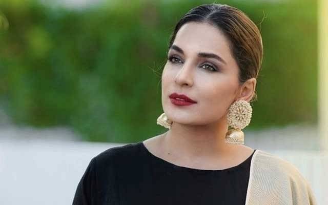میرا  شکریہ ادا کرنےسی سی پی اولاہور  کےآفس پہنچ گئیں