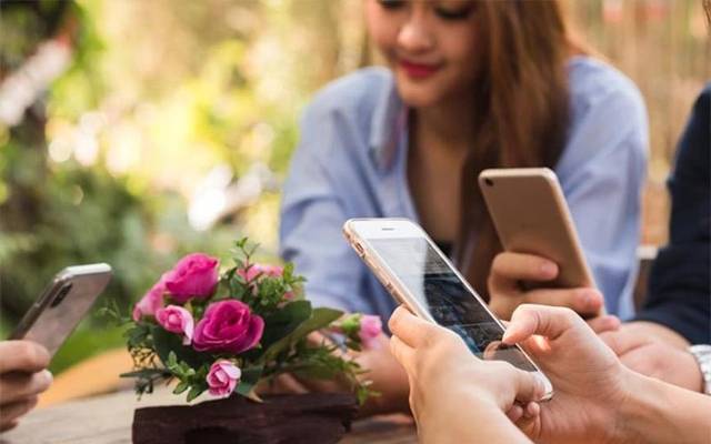سمارٹ فون کا استعمال کونسے مسائل کا سبب؟ جانئے