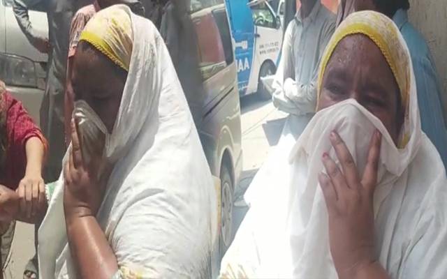 Women Crying after blast