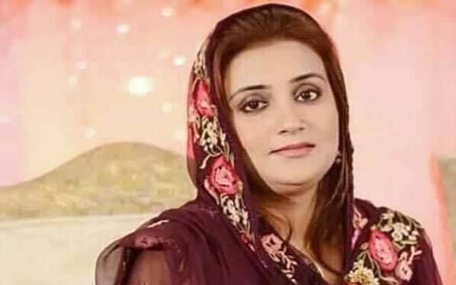 عظمیٰ بخاری کو ہرجانے کا نوٹس
