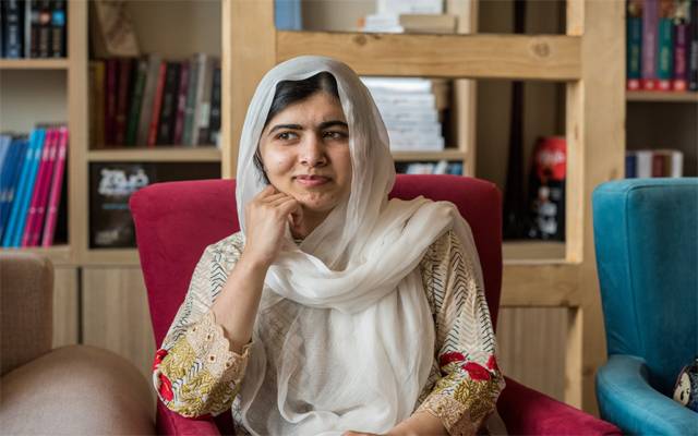  قومی ہیروز کیساتھ ملالہ یوسفزئی کی تصویر شائع کرنے پر آکسفورڈ یونیورسٹی پریس کی کتابیں ضبط 