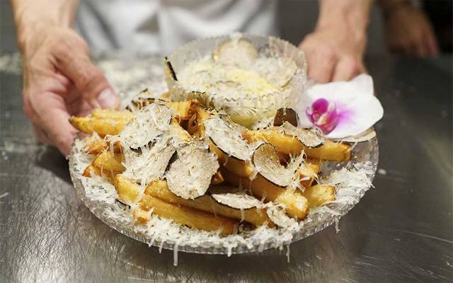 دنیا کی مہنگی ترین فرنچ فرائز ، قیمت جان کر آپ دنگ رہ جائیں 