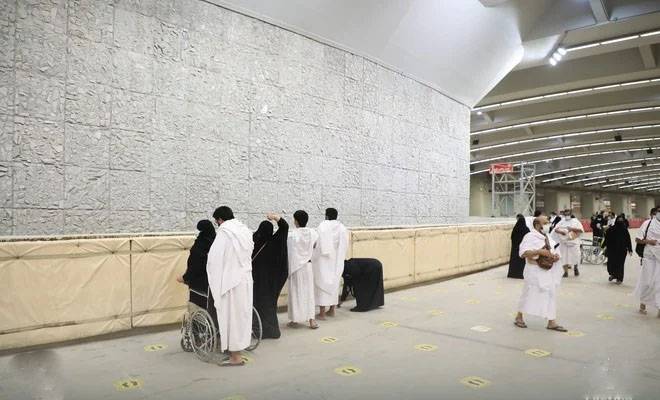 حجاج کے قافلے مزدلفہ سے منی پہنچ گئے، عیدالاضحی کے پہلے دن رمی کی 