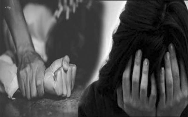 پیر نے اپنے ساتھی کیساتھ ملکر خاتون کو زیادتی کا نشانہ بنا ڈالا