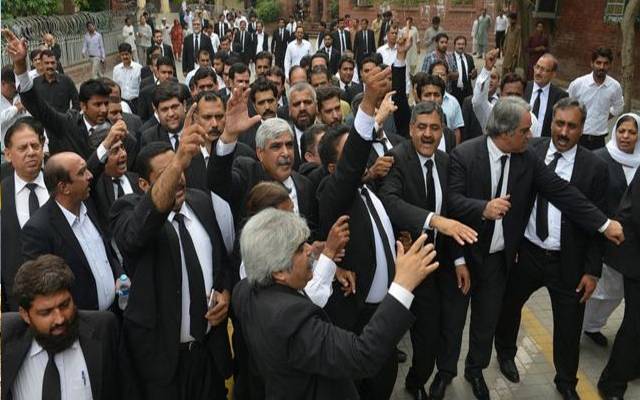 آؤٹ آف ٹرن جج کی تعیناتی،وکلا کی ملک گیر ہڑ تال
