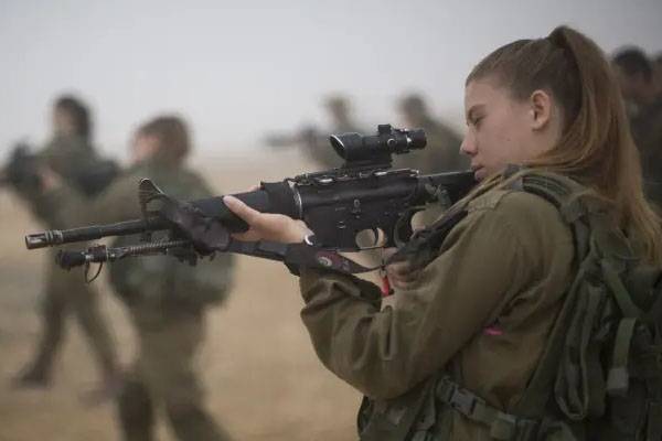  خواتین کی لڑاکا فوج میں شمولیت  کے نقصان زیادہ فائدہ کم ، اسرائیلی وزیر کے بیان سے حکومت مشکل میں