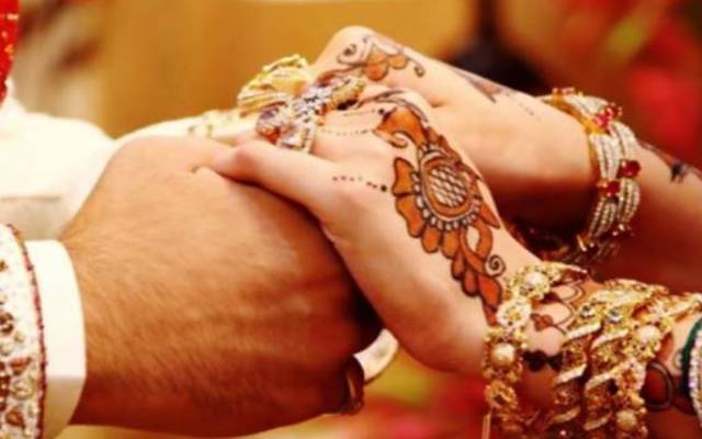 برادری سے باہر شادی کرنا جرم بن گیا، جوڑے کو سزا سنا دی گئی