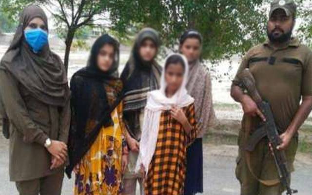 رکشہ ڈرائیور نے نشہ آور چیز ملا کر۔۔۔اغوا ہونیوالی لڑکیوں کا دل دہلا دینے والا بیان