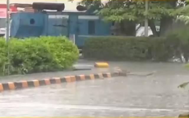 لاہور میں بارش؛محکمہ موسمیات نے مزید بارشوں کی پیشگوئی کردی
