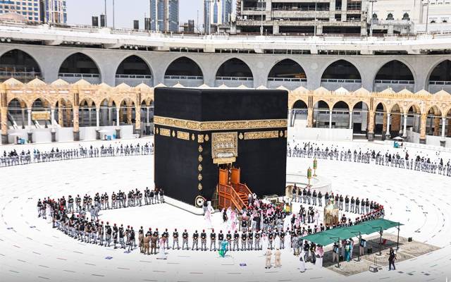  بیت اللہ شریف کو غسل دینے کے روح پرور مناظر